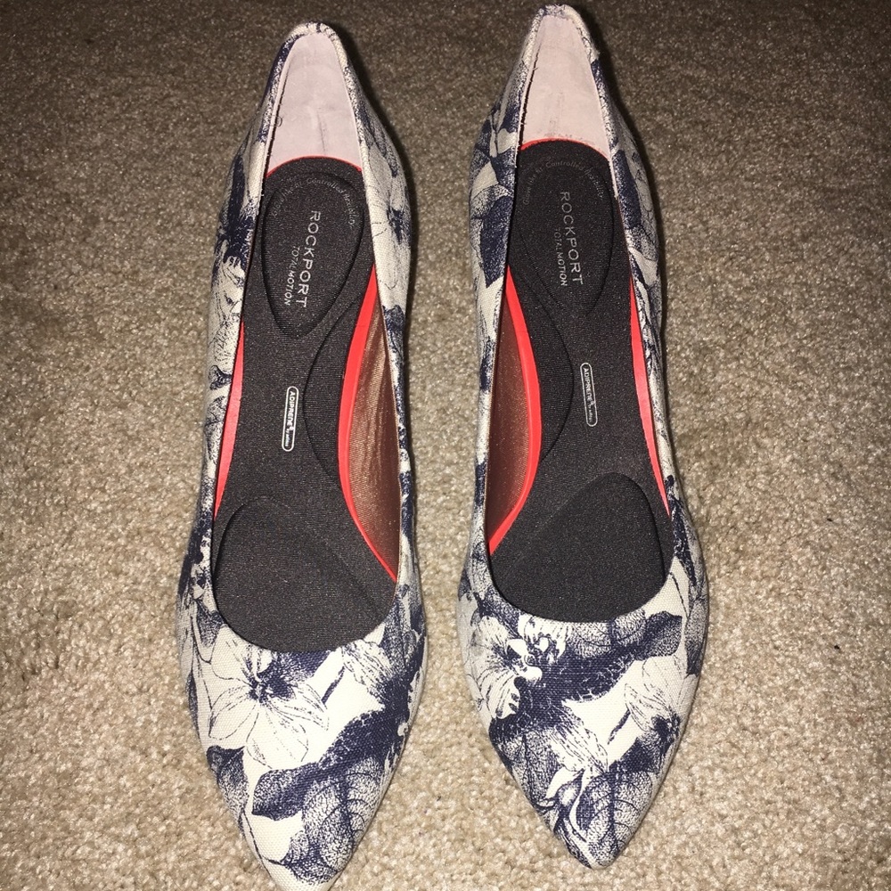 Rockport Total Motion Blue Floral Heels S8W